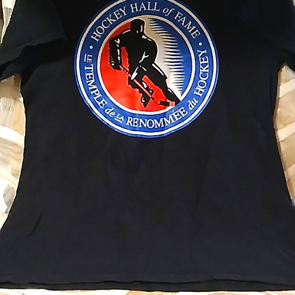 Like new Hockey Hall Of Fame T-Shirt Mens small - Picture 2 of 2